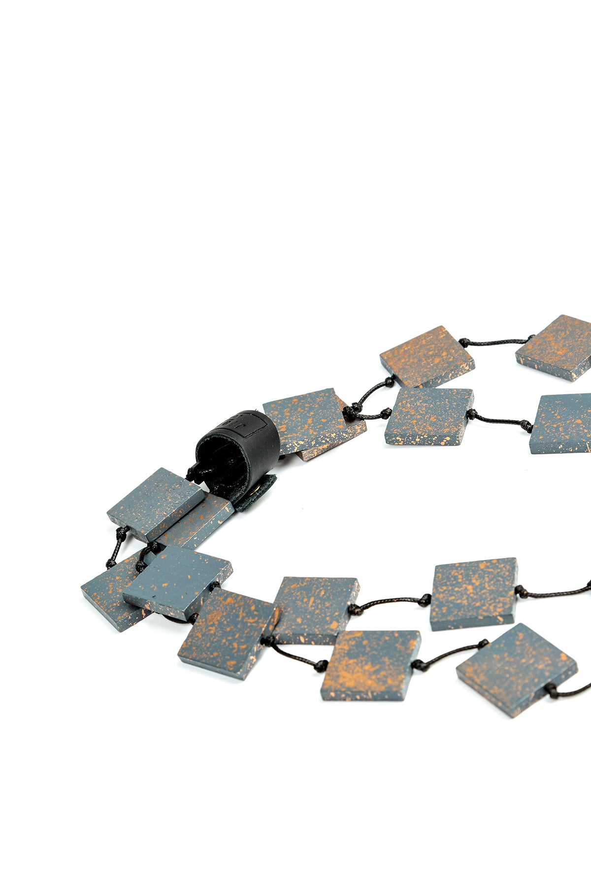Earthline Wooden Square Necklace 4