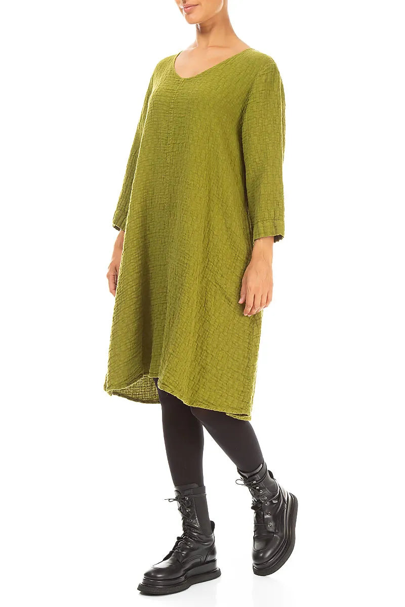 Robe fluide en lin texturé couleur citron doré